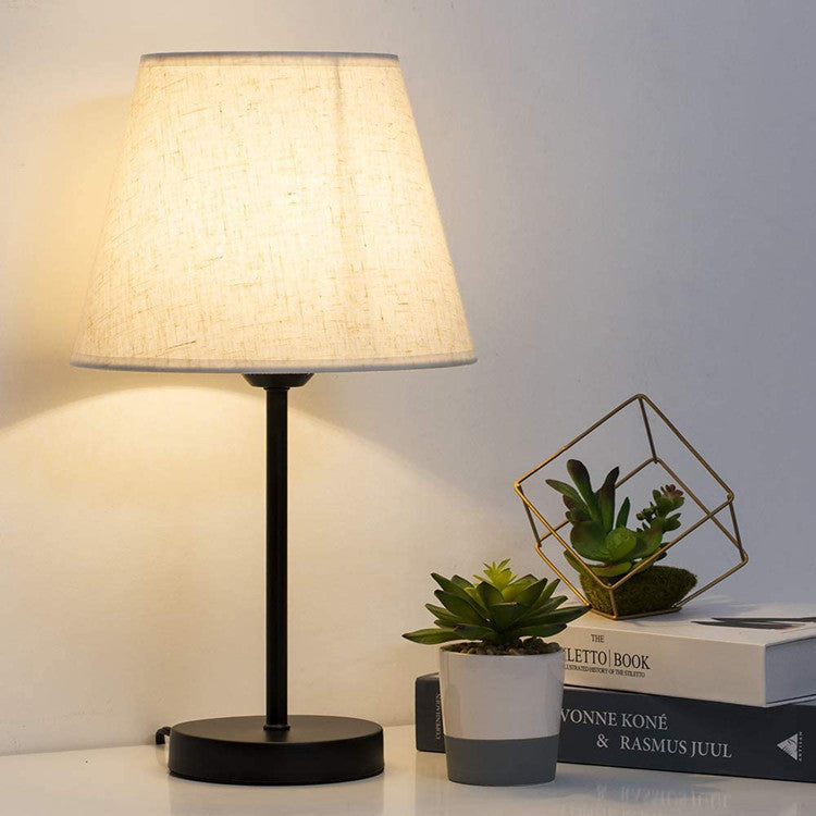 Bedside Lamp Bedroom Warm Hotel Guest Room Study Decoration Wrought Iron Cloth Cover With USB Charging Function Bedside Table Lamp