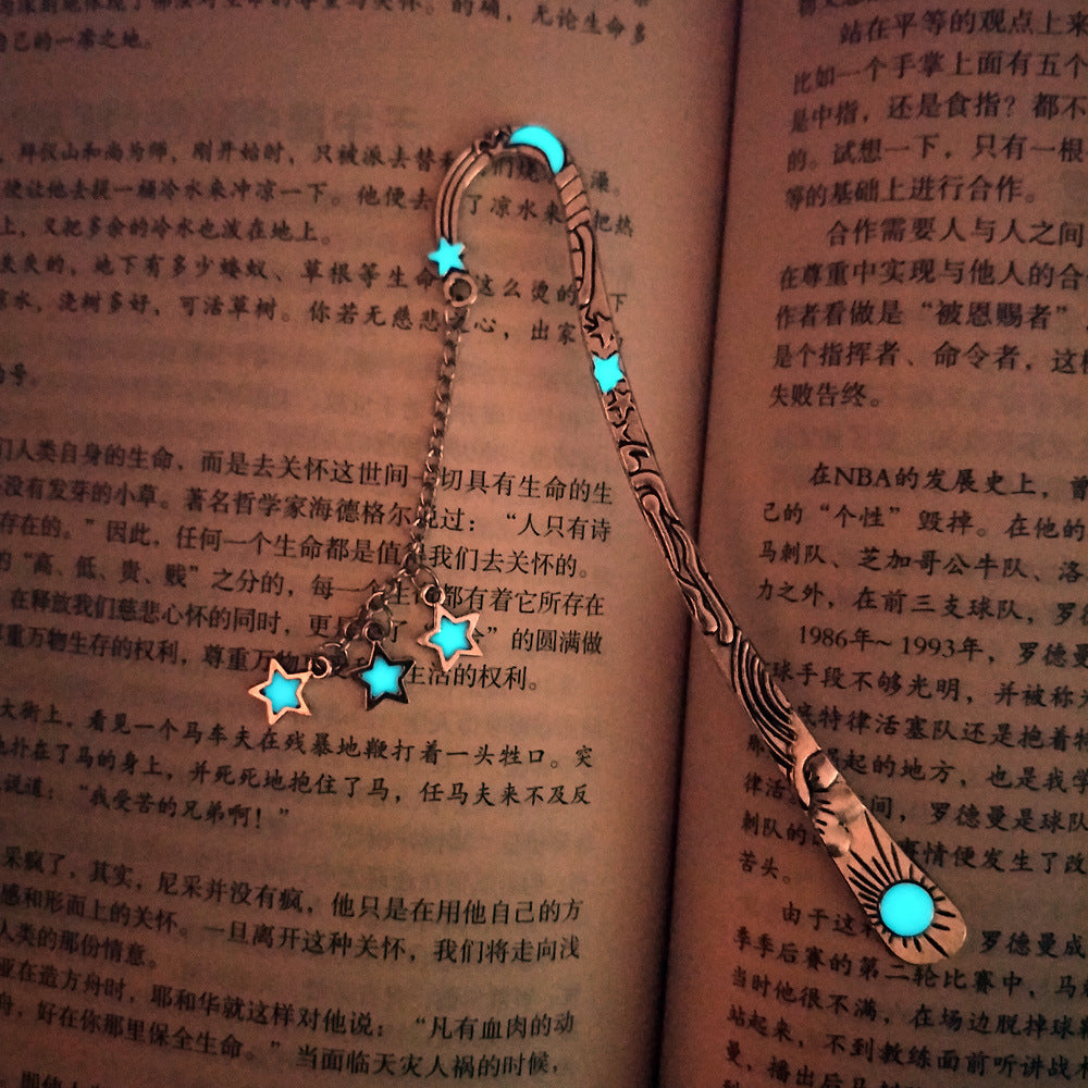 Retro Five-pointed Star Glowing Metal Bookmark Fluorescent
