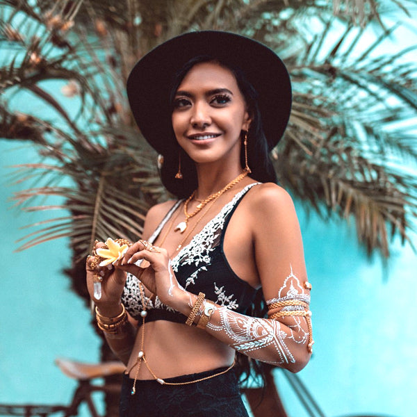 The LADY OF THE SKY Pearl Braided Arm Band