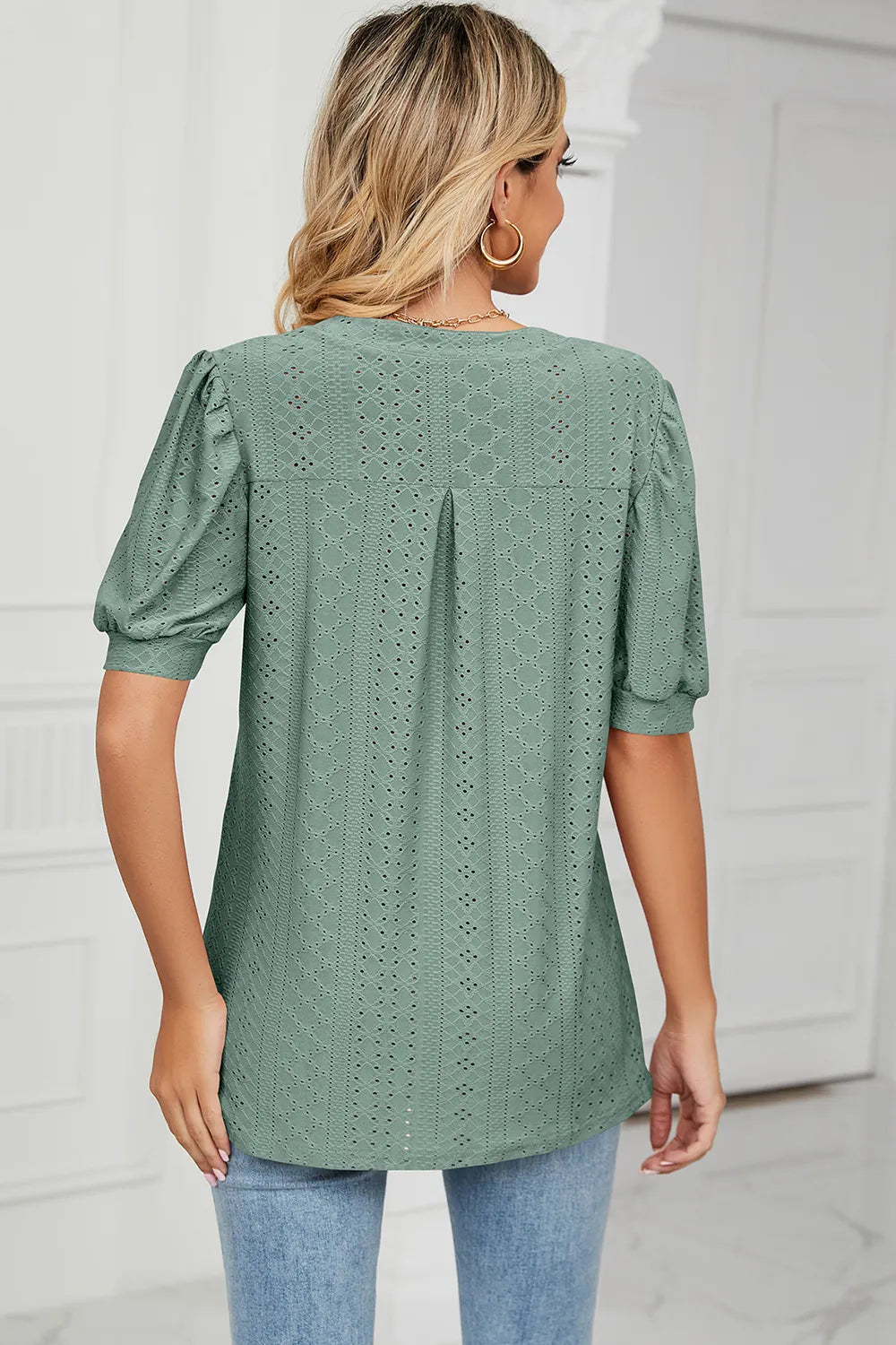 Casual V-neck solid color hollow bubble sleeve loose T-shirt top for women