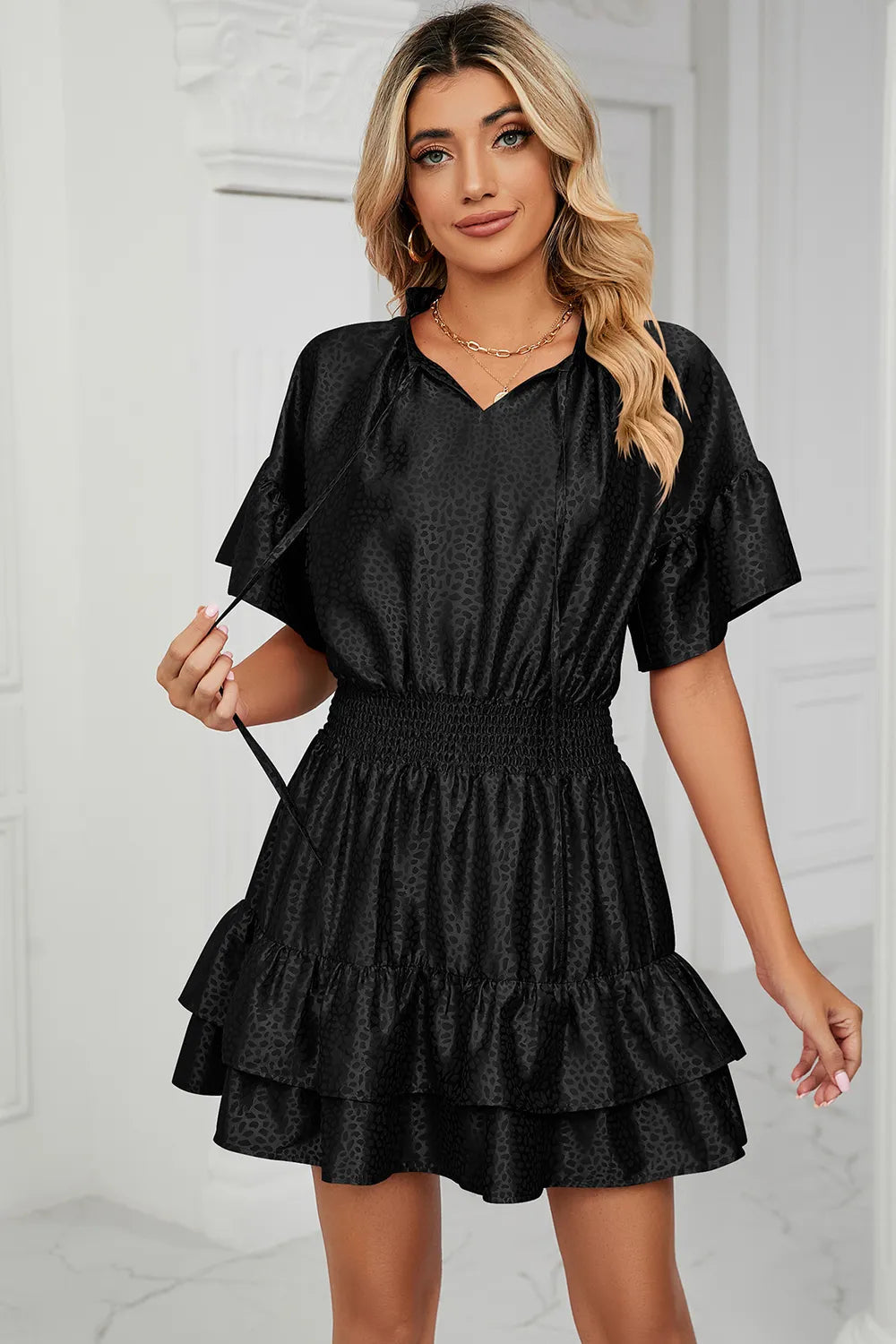 Solid color waist cinching loose V-neck lotus leaf dress for women